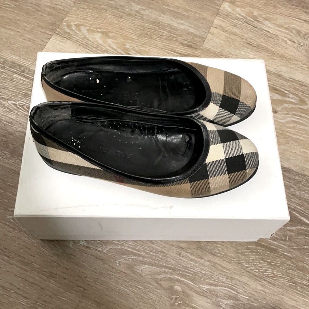 Burberry Flats